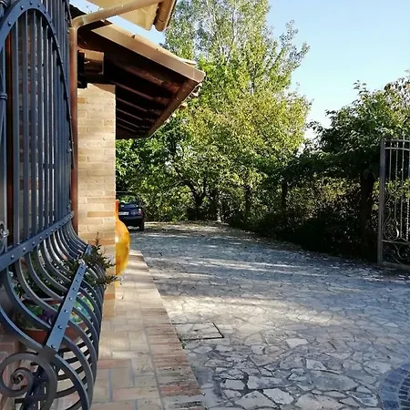 Luci Sui Monti Bed & Breakfast Sarnano